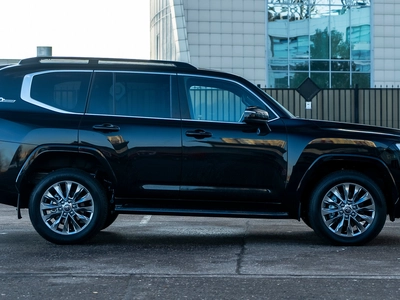 Toyota Land Cruiser, 300 Series - 5