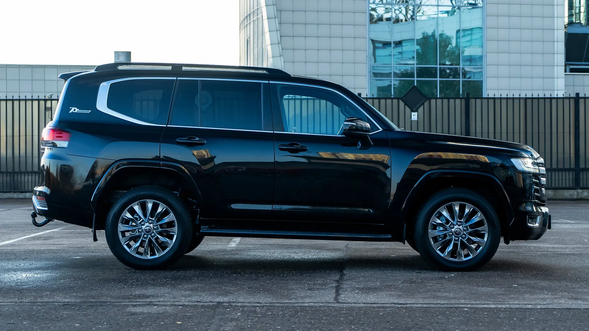 Toyota Land Cruiser, 300 Series — 5