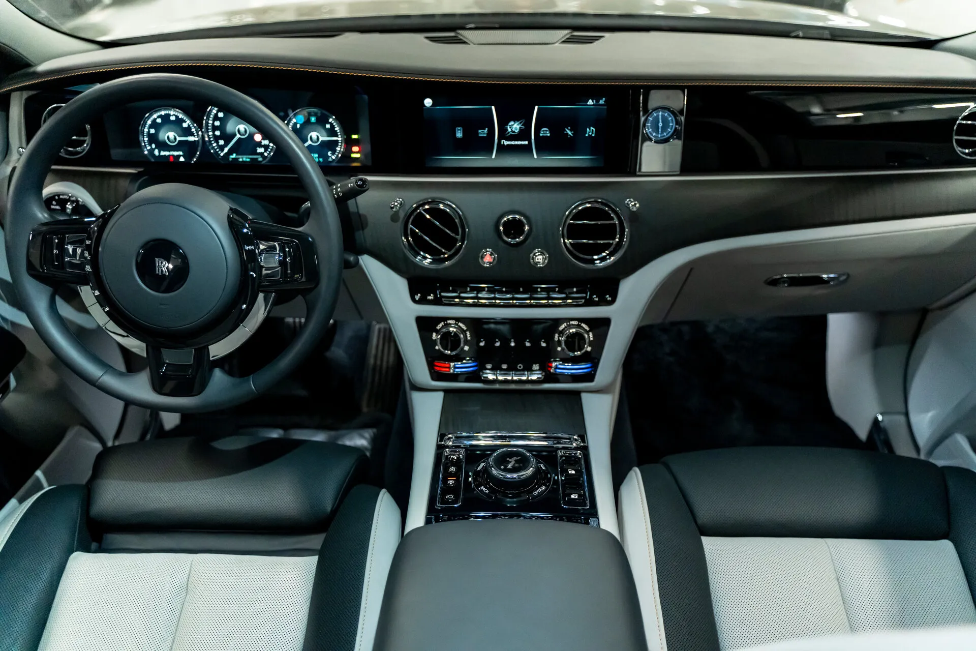 Rolls-Royce Ghost — 7