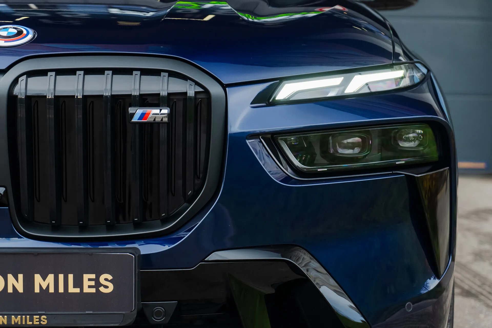 BMW X7 M60I — 4