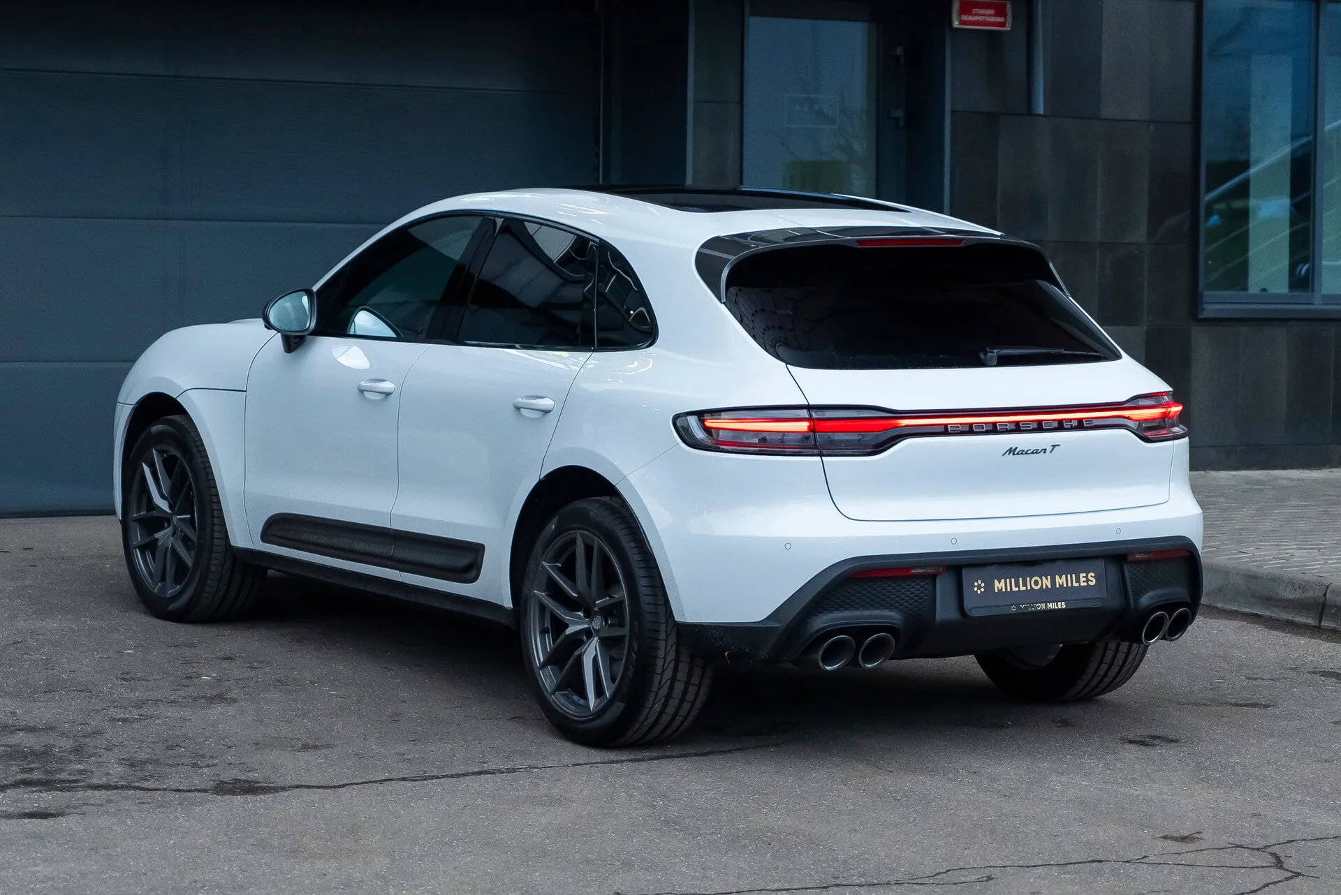 Porsche Macan — 8