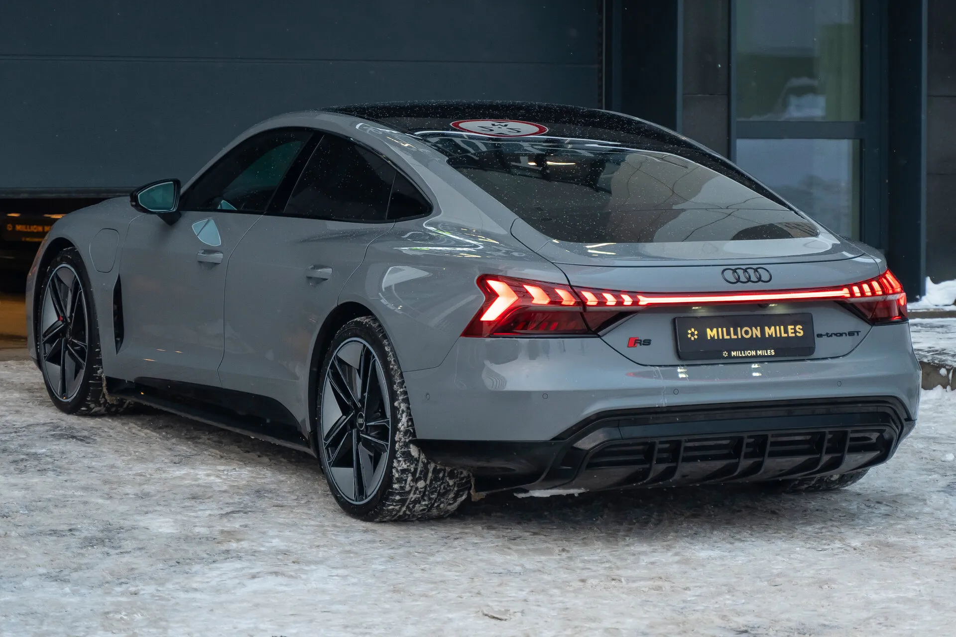 Audi E-Tron GT — 8