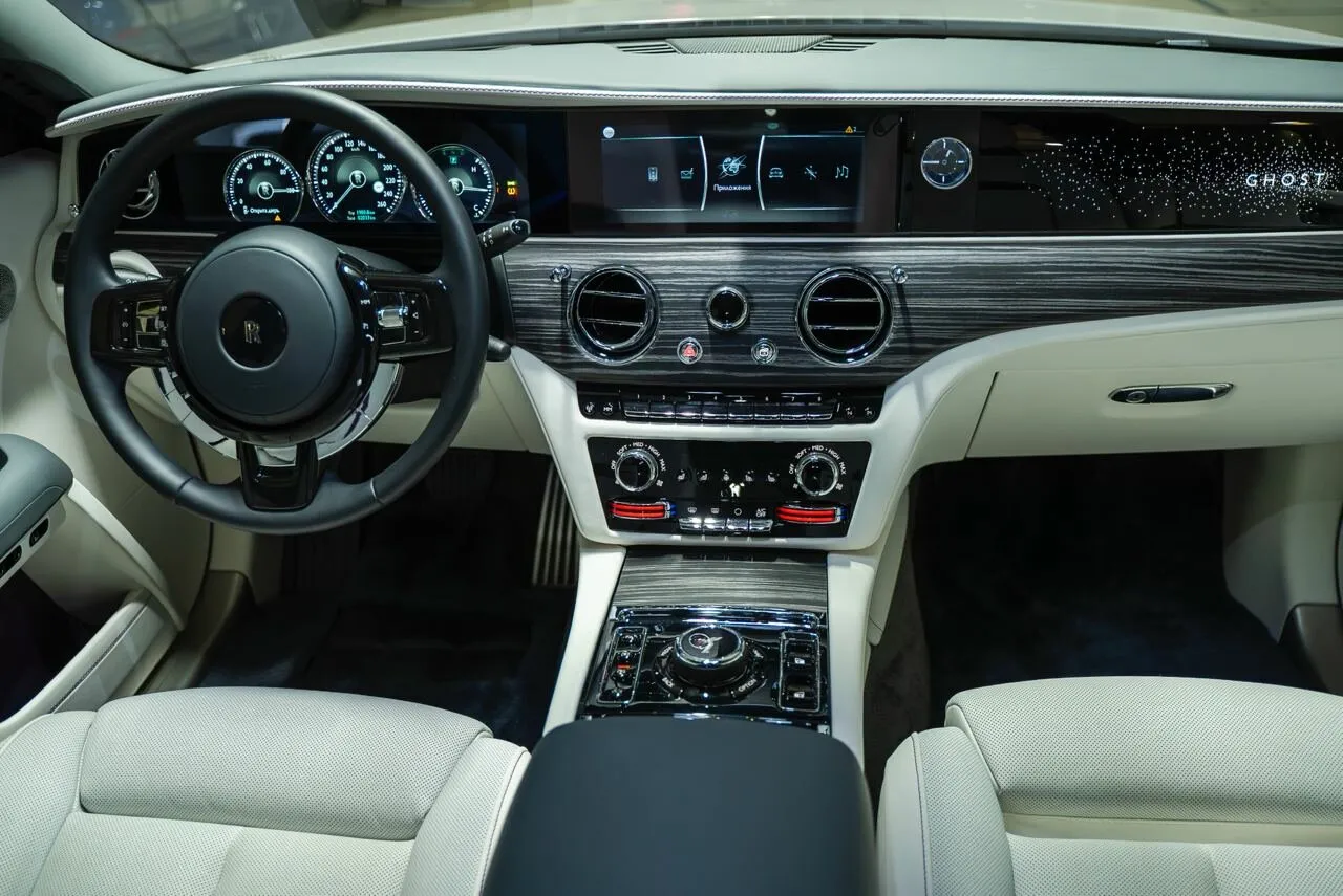 Rolls-Royce Ghost — 7