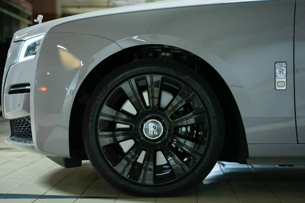 Rolls-Royce Ghost — 4