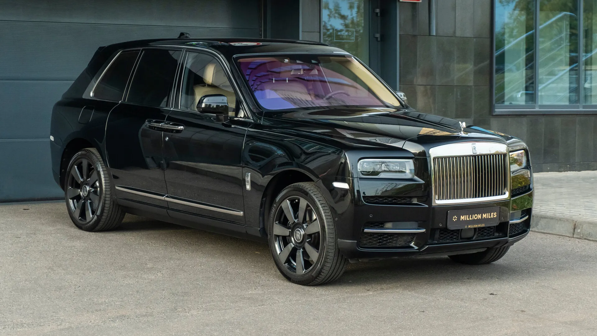 Rolls-Royce Cullinan - Просмотр 1