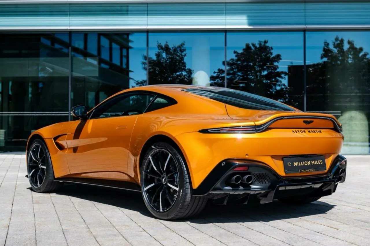 Aston Martin V8 Vantage — 2