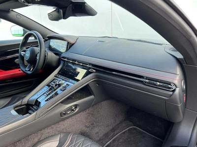 Aston Martin DB12, I - 8