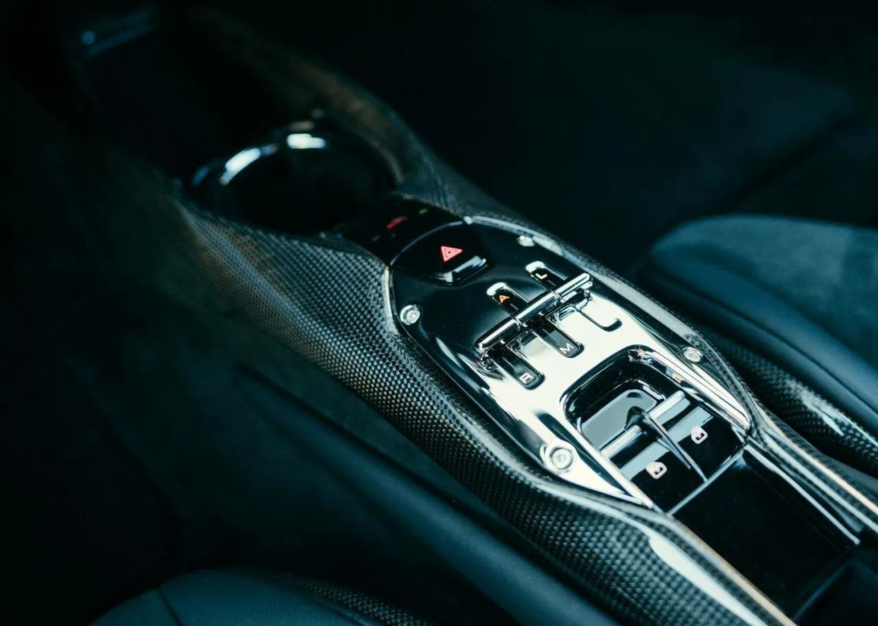 Ferrari 296 — 8