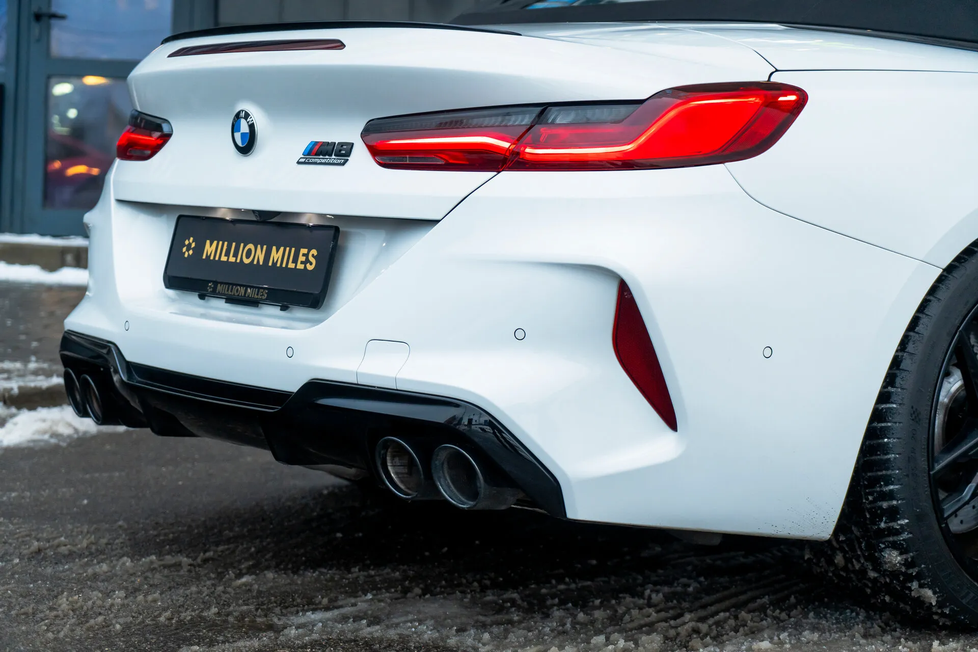 BMW M8 — 8