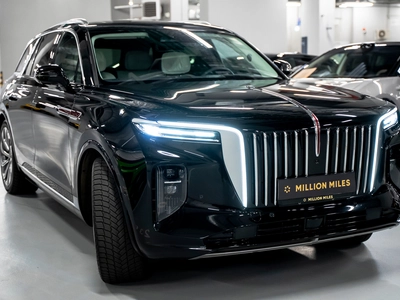 Hongqi E-HS9, I - 5