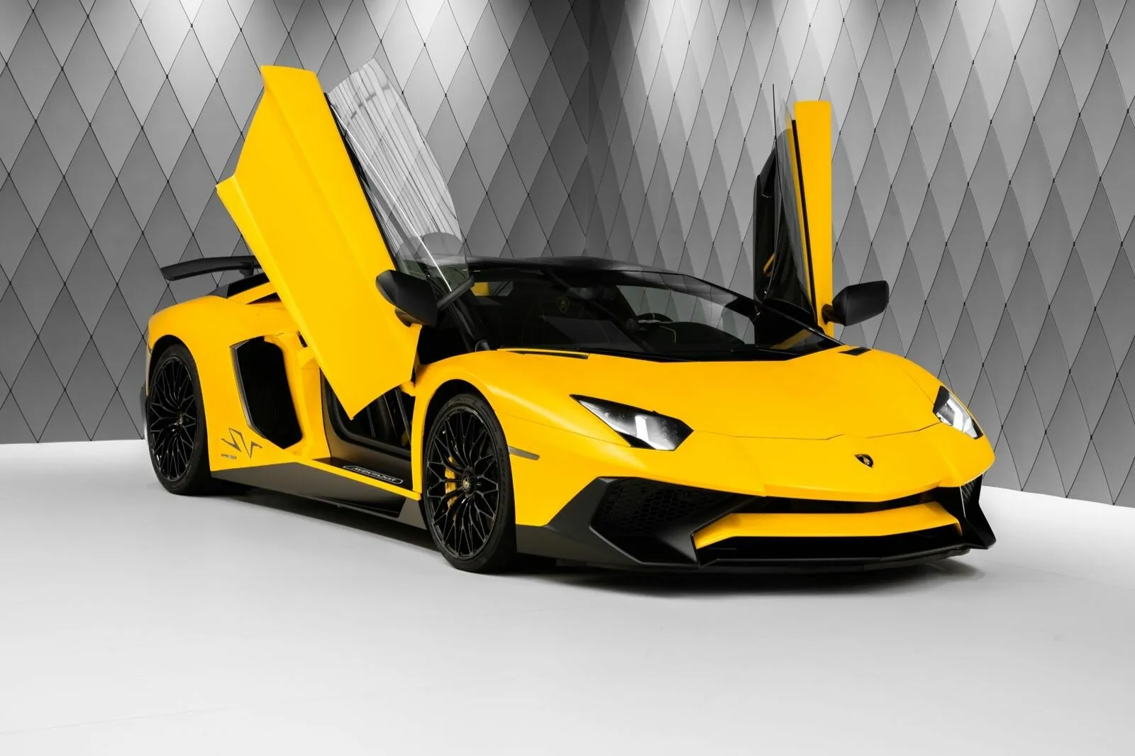 Lamborghini Aventador, I Рестайлинг — 2