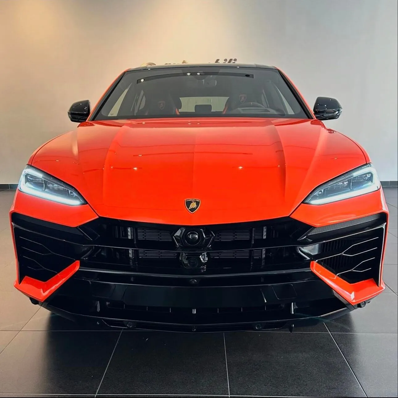 Lamborghini Urus - Просмотр 1