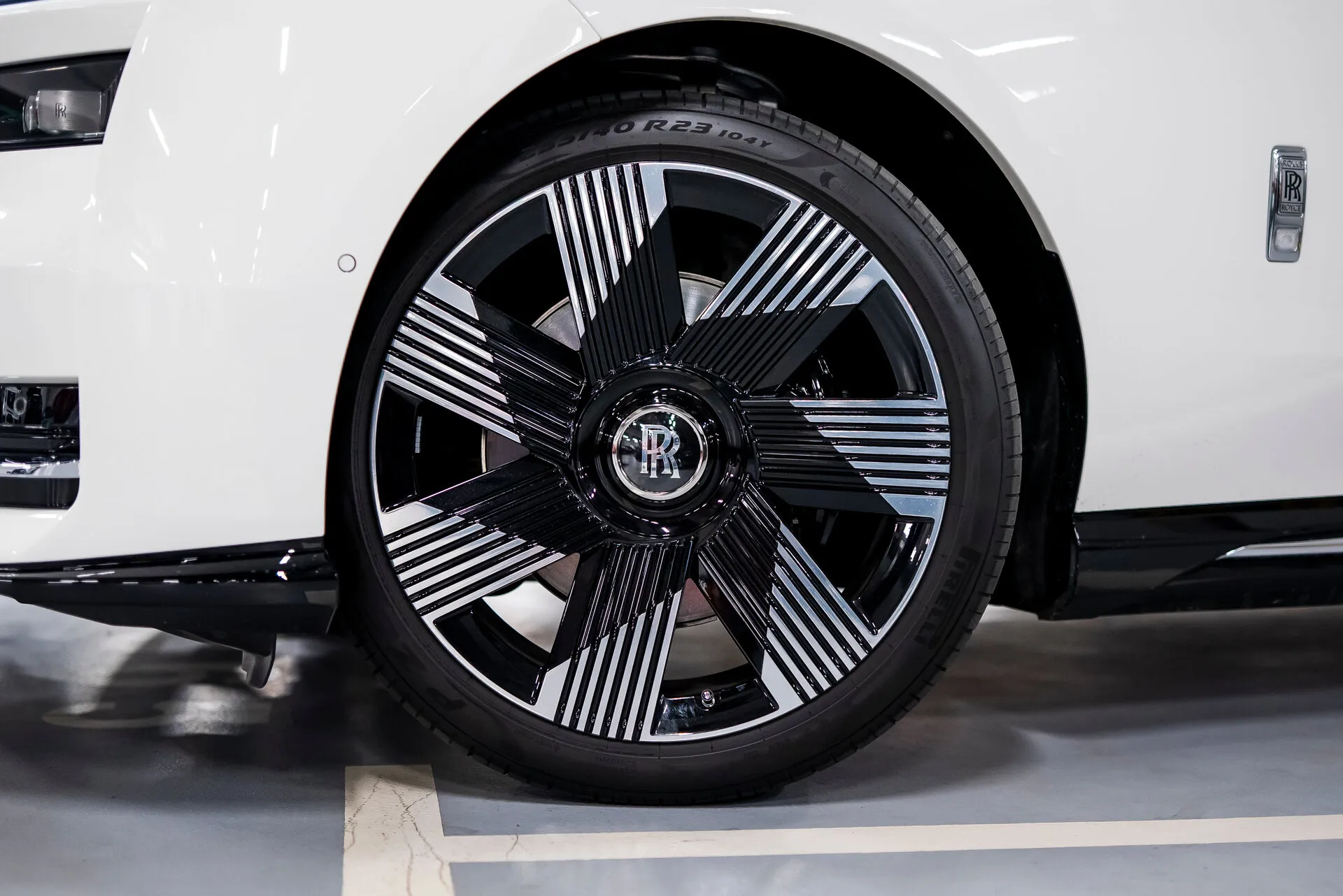 Rolls-Royce Spectre — 3