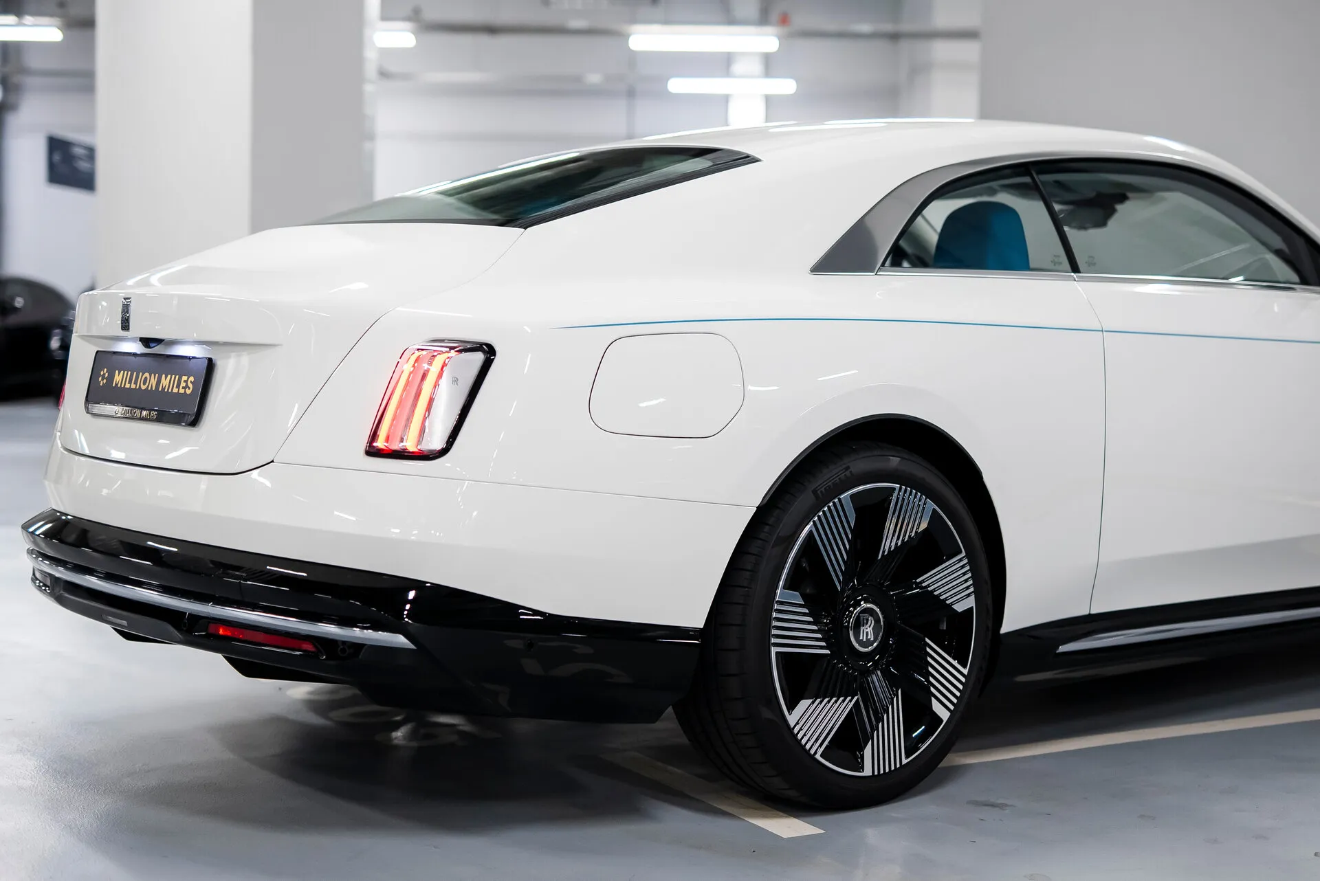 Rolls-Royce Spectre — 8