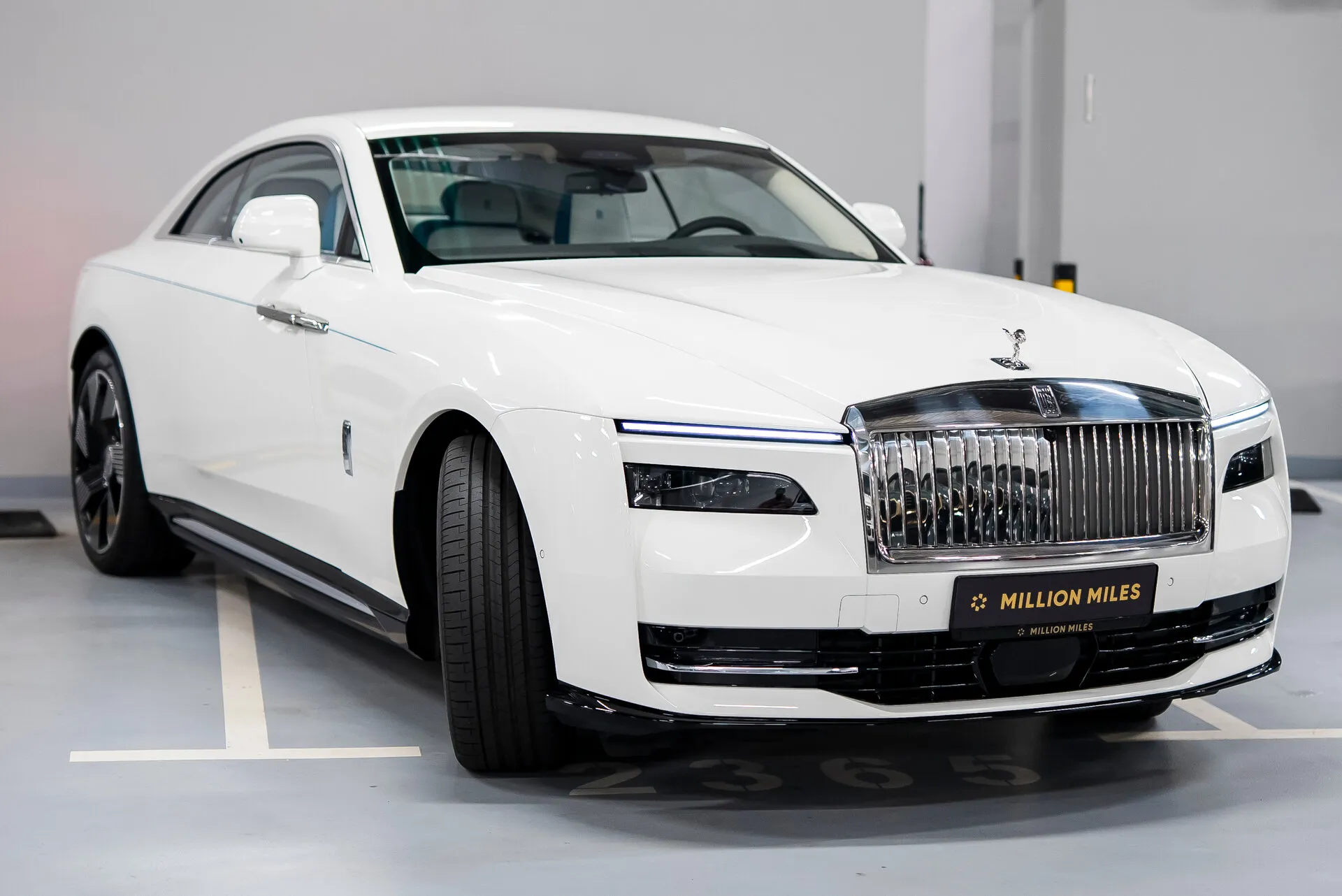 Rolls-Royce Spectre — 6
