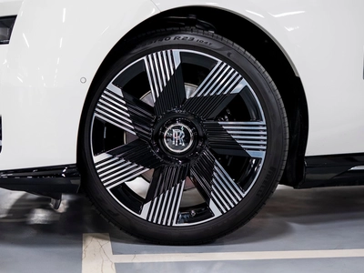 Rolls-Royce Spectre, I - 3