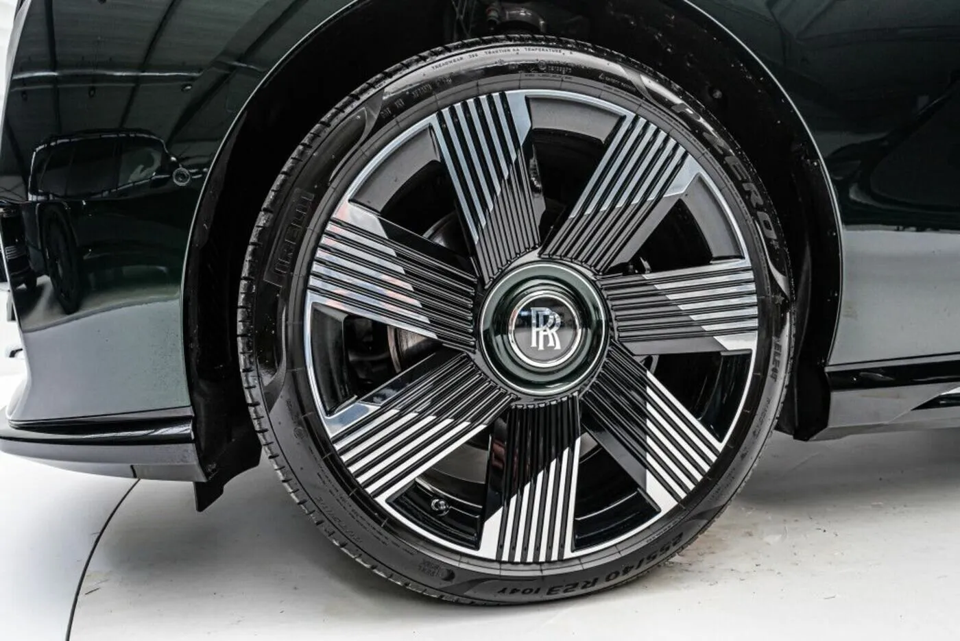 Rolls-Royce Spectre — 8
