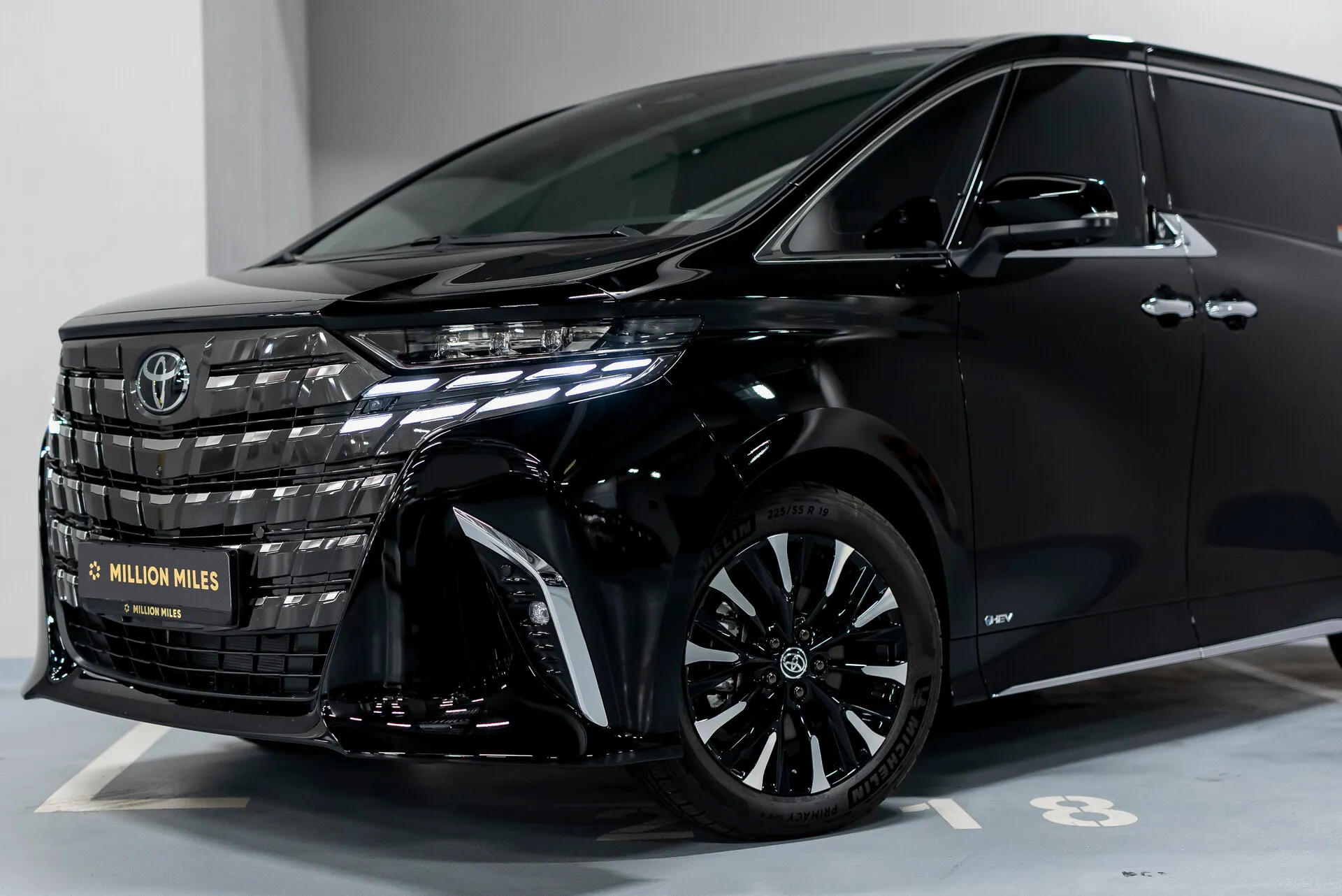 Toyota Alphard — 2
