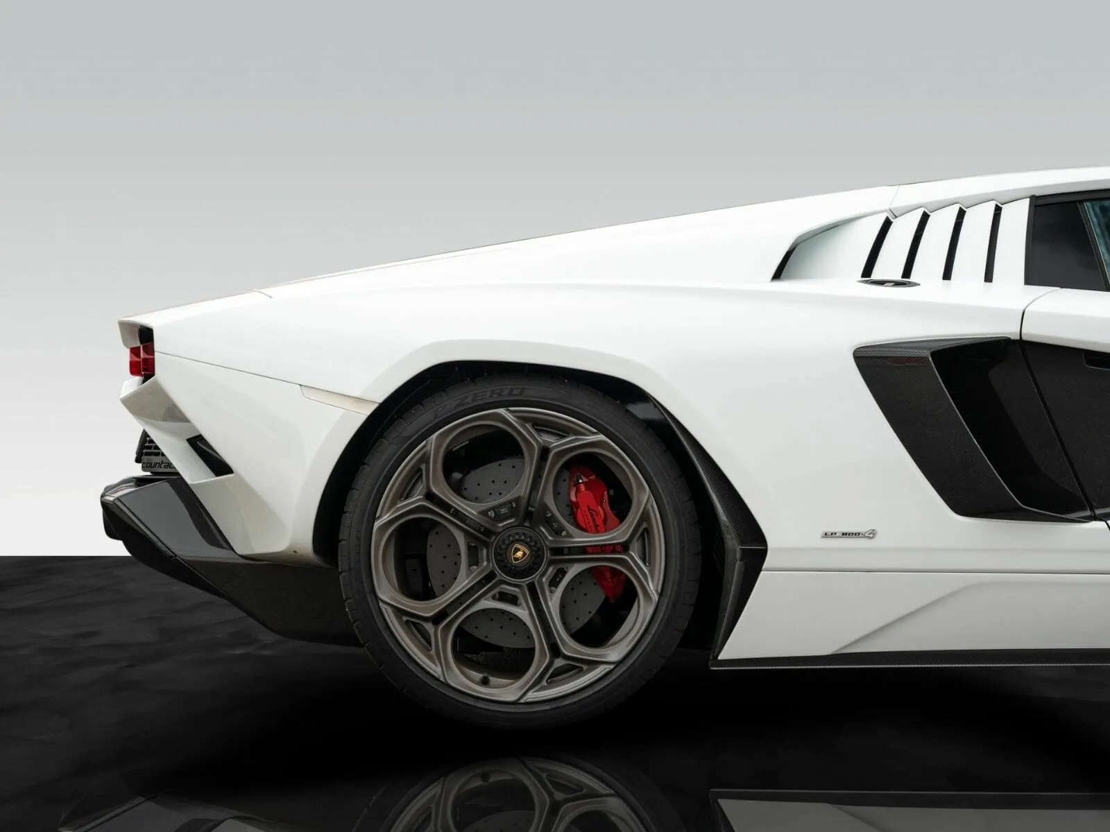 Lamborghini Countach Lpi 800-4 — 4