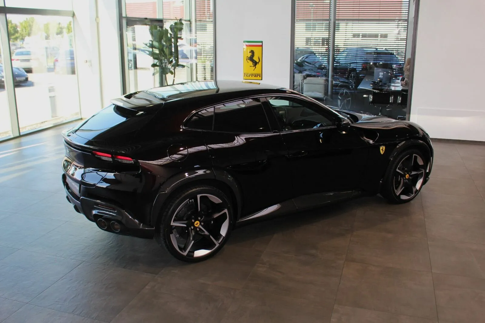 Ferrari Purosangue — 4