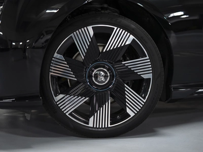 Rolls-Royce Spectre, I - 4