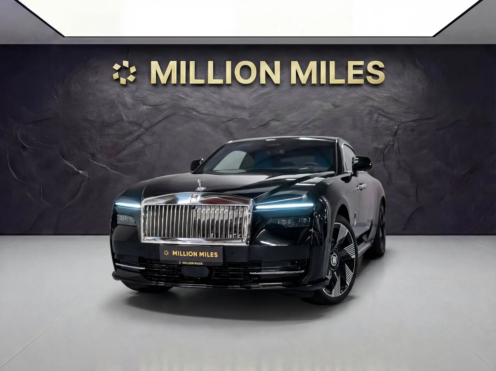 Rolls-Royce Spectre - Просмотр 1