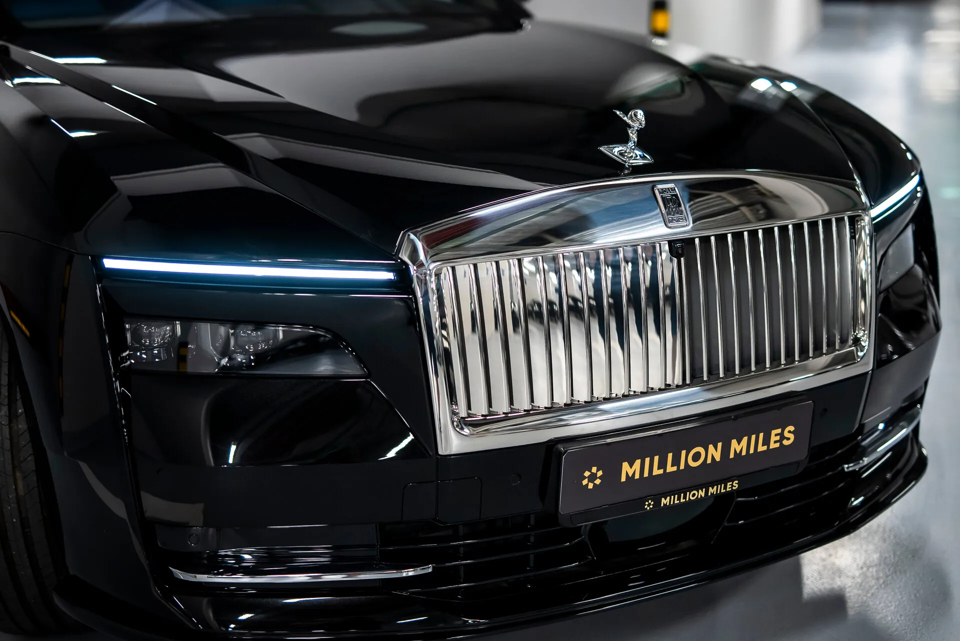 Rolls-Royce Spectre — 8