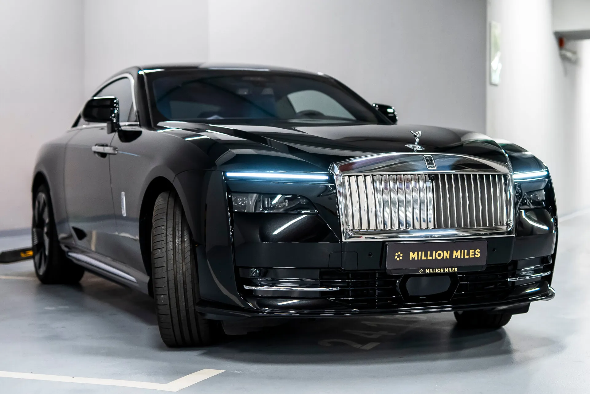 Rolls-Royce Spectre — 7