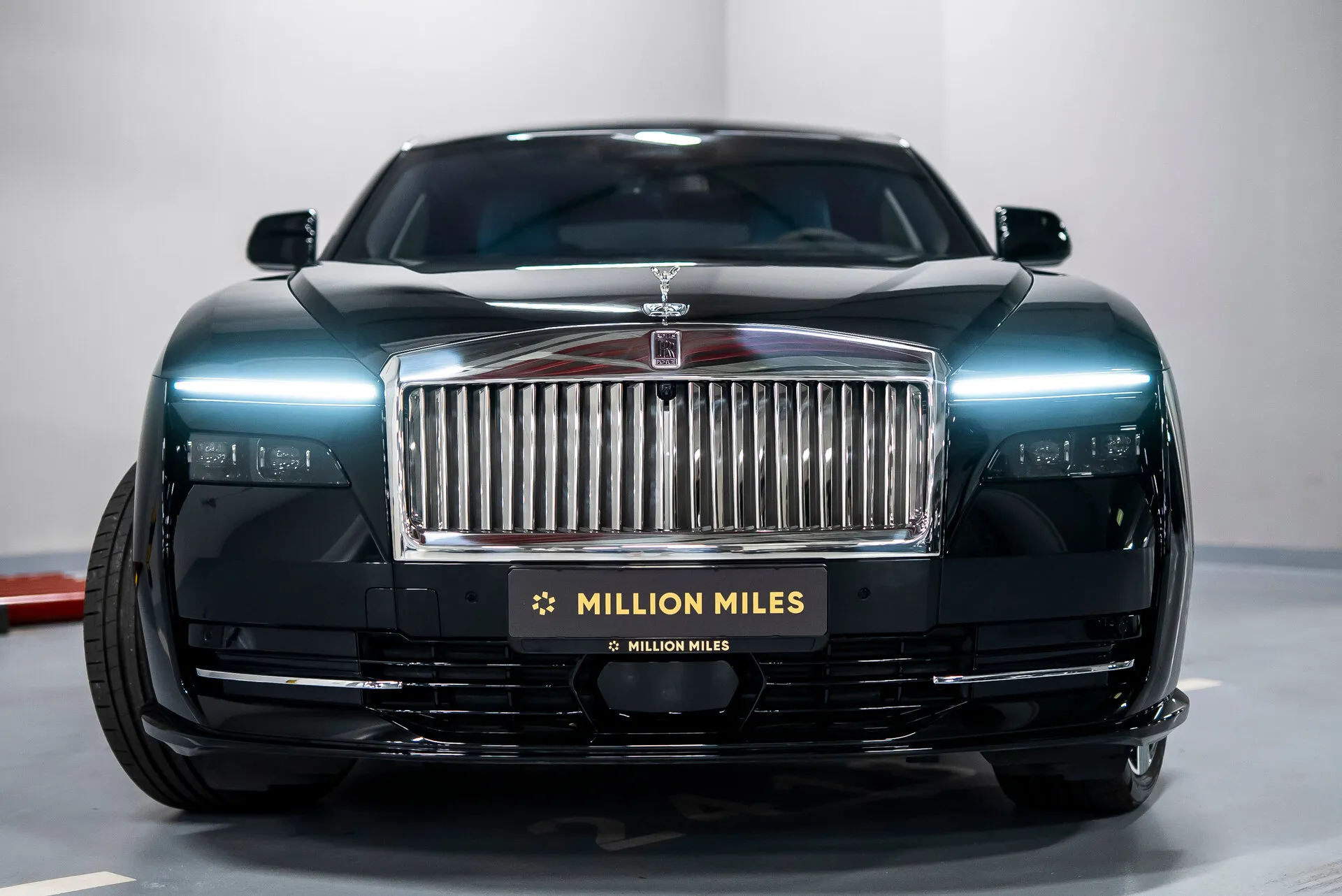 Rolls-Royce Spectre — 5