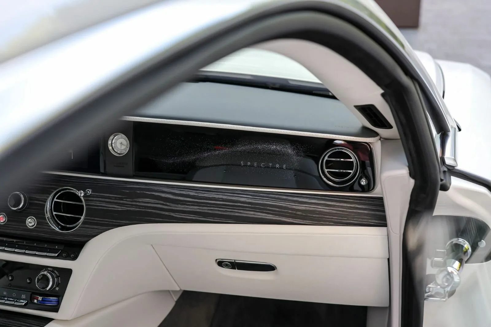 Rolls-Royce Spectre — 8
