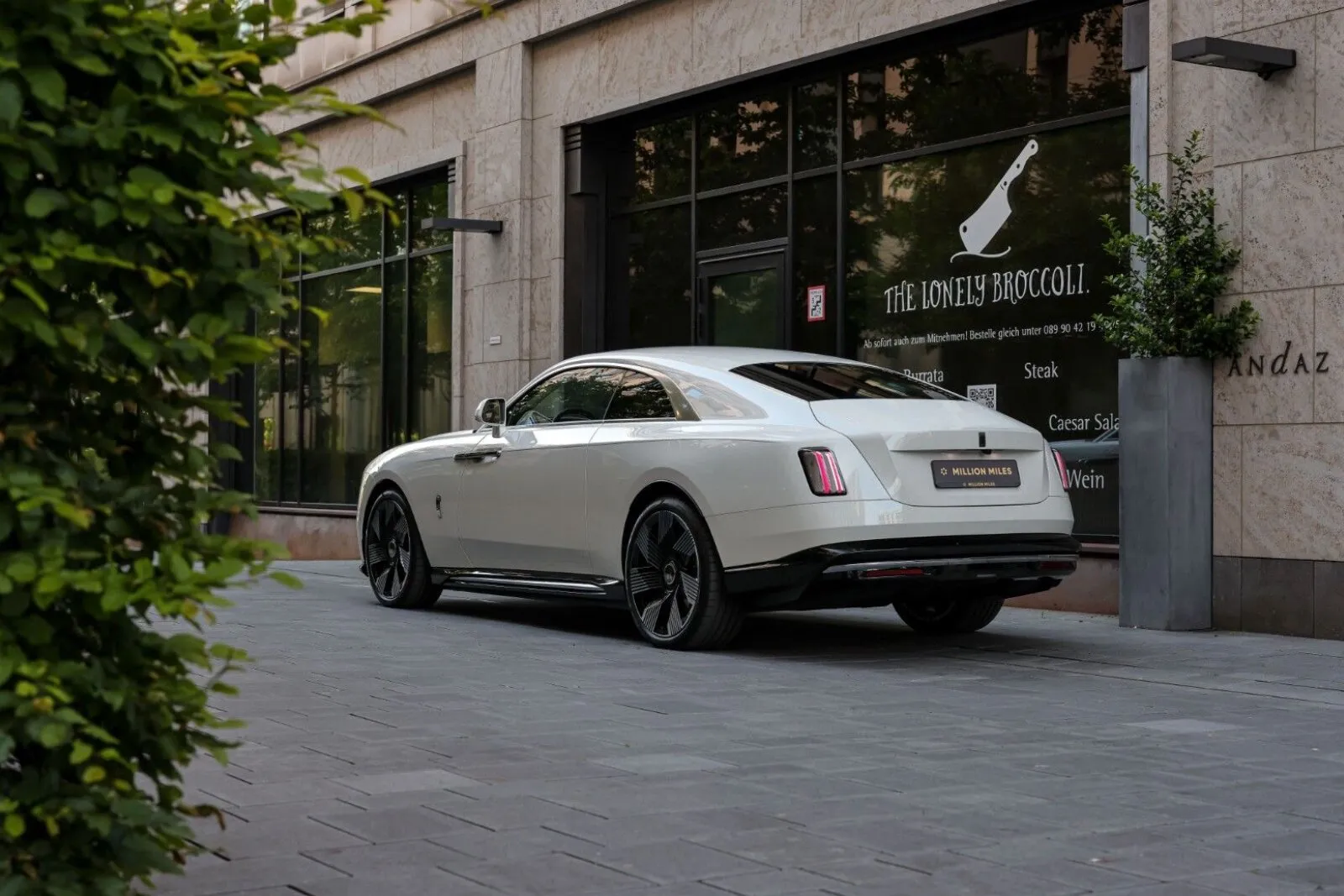 Rolls-Royce Spectre — 2