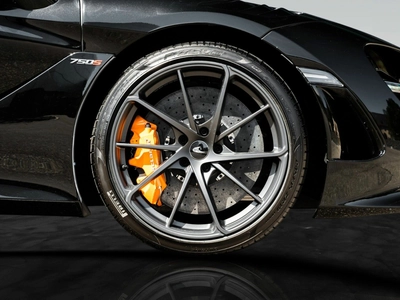 McLaren 750S, I - 8