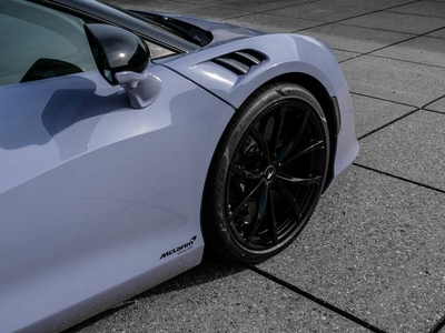 McLaren Artura, I - 4