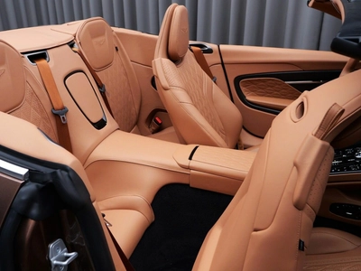 Aston Martin DB12, I - 8