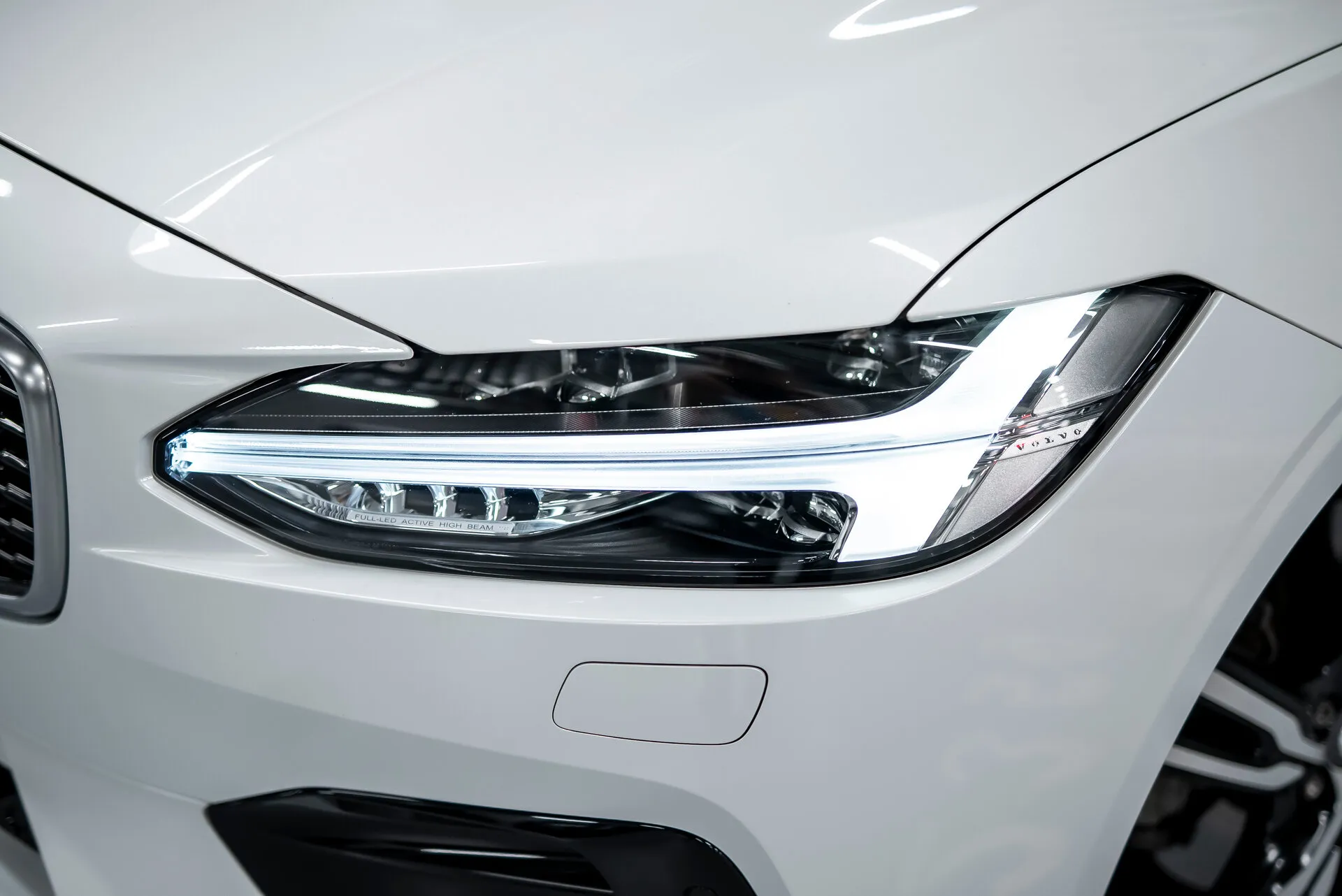 Volvo S90 — 2