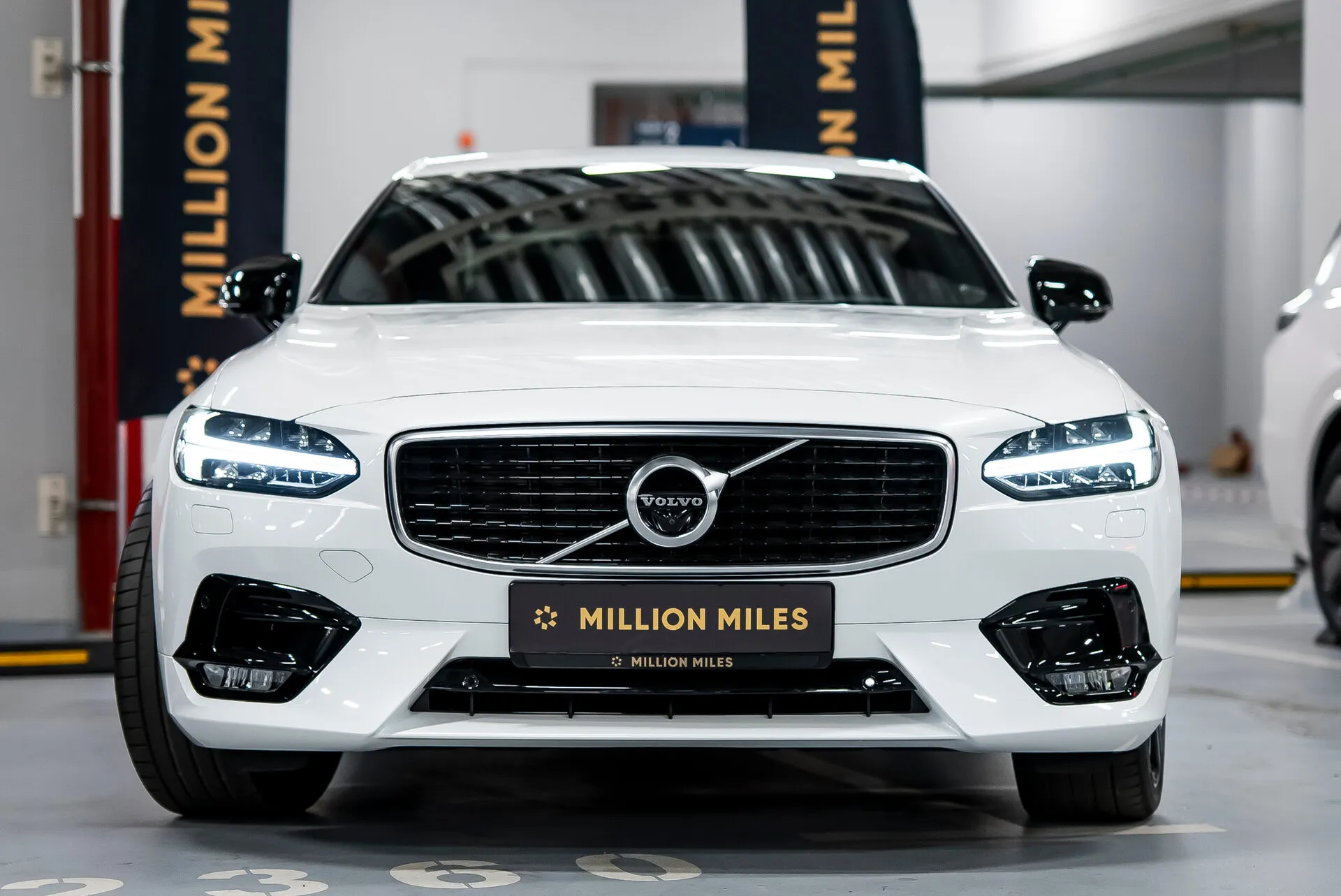 Volvo S90 — 5