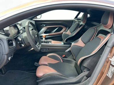 Aston Martin Valour, I - 9