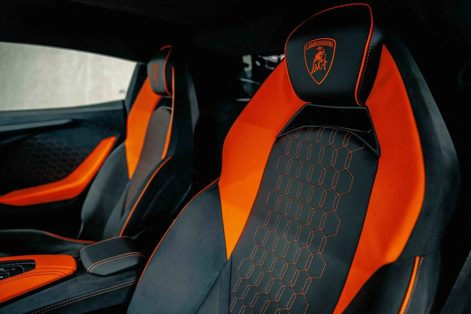Lamborghini Revuelto — 5