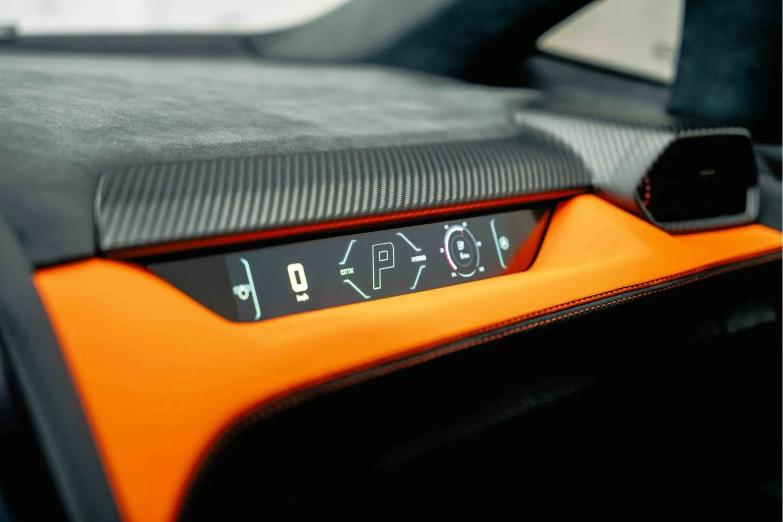 Lamborghini Revuelto — 7