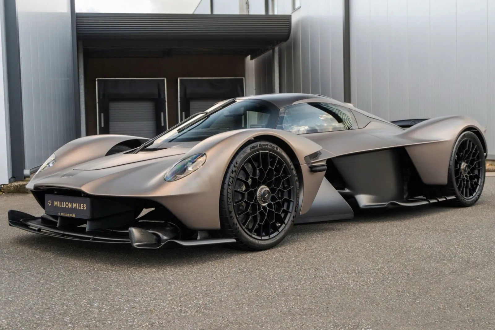 Aston Martin Valkyrie - Просмотр 1