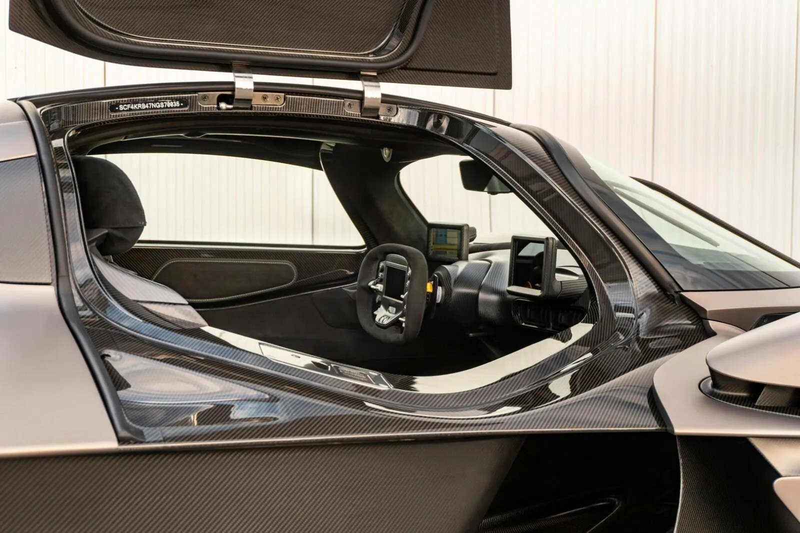 Aston Martin Valkyrie — 5