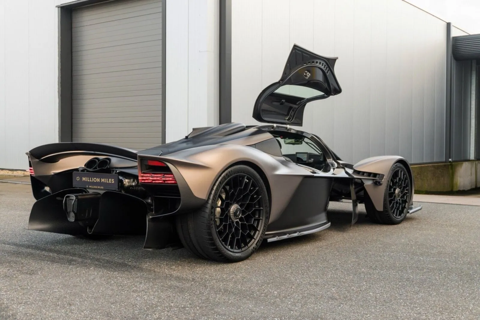 Aston Martin Valkyrie — 3