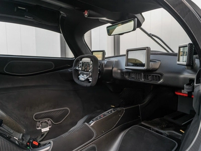 Aston Martin Valkyrie, I - 7