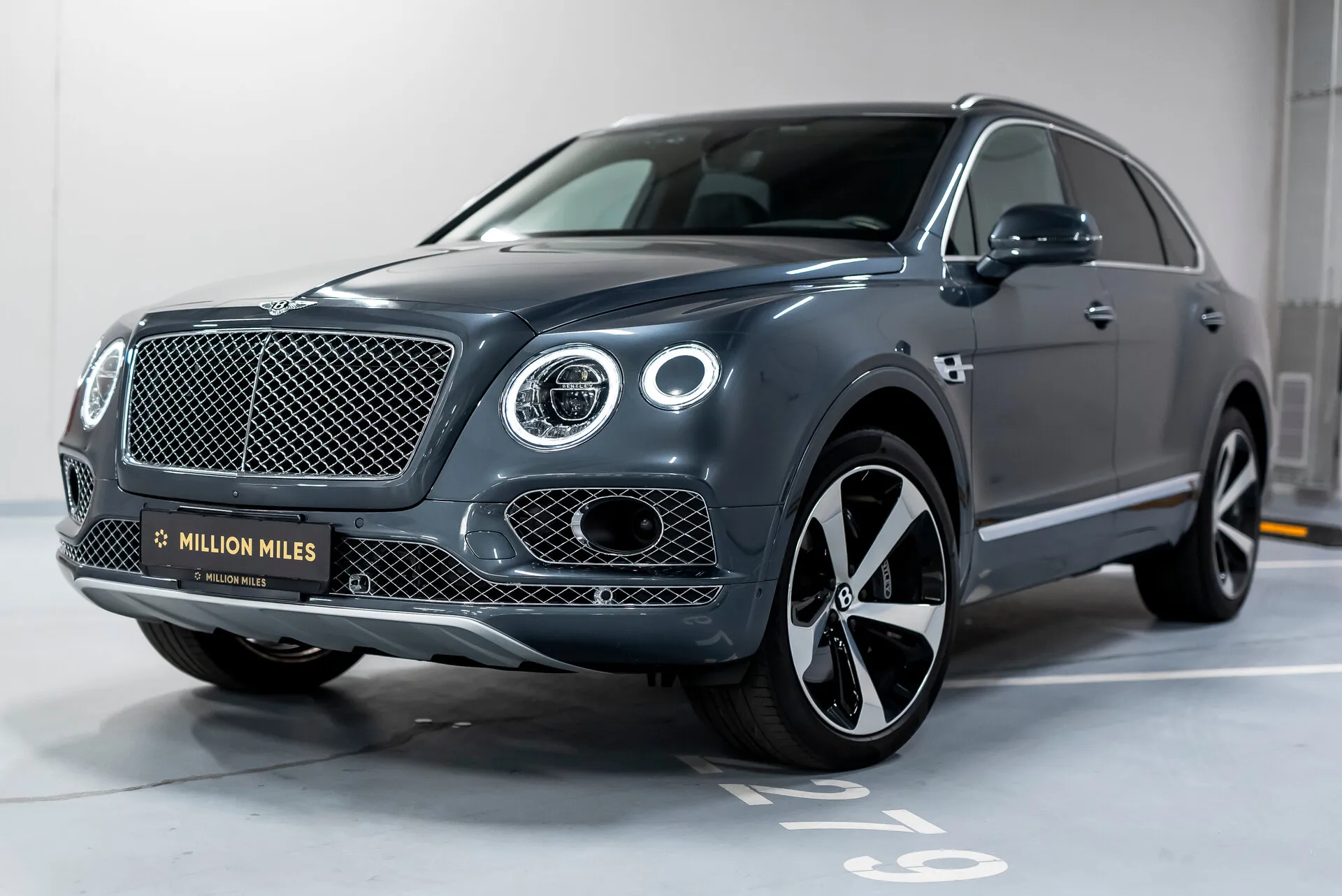 Bentley Bentayga - Просмотр 1
