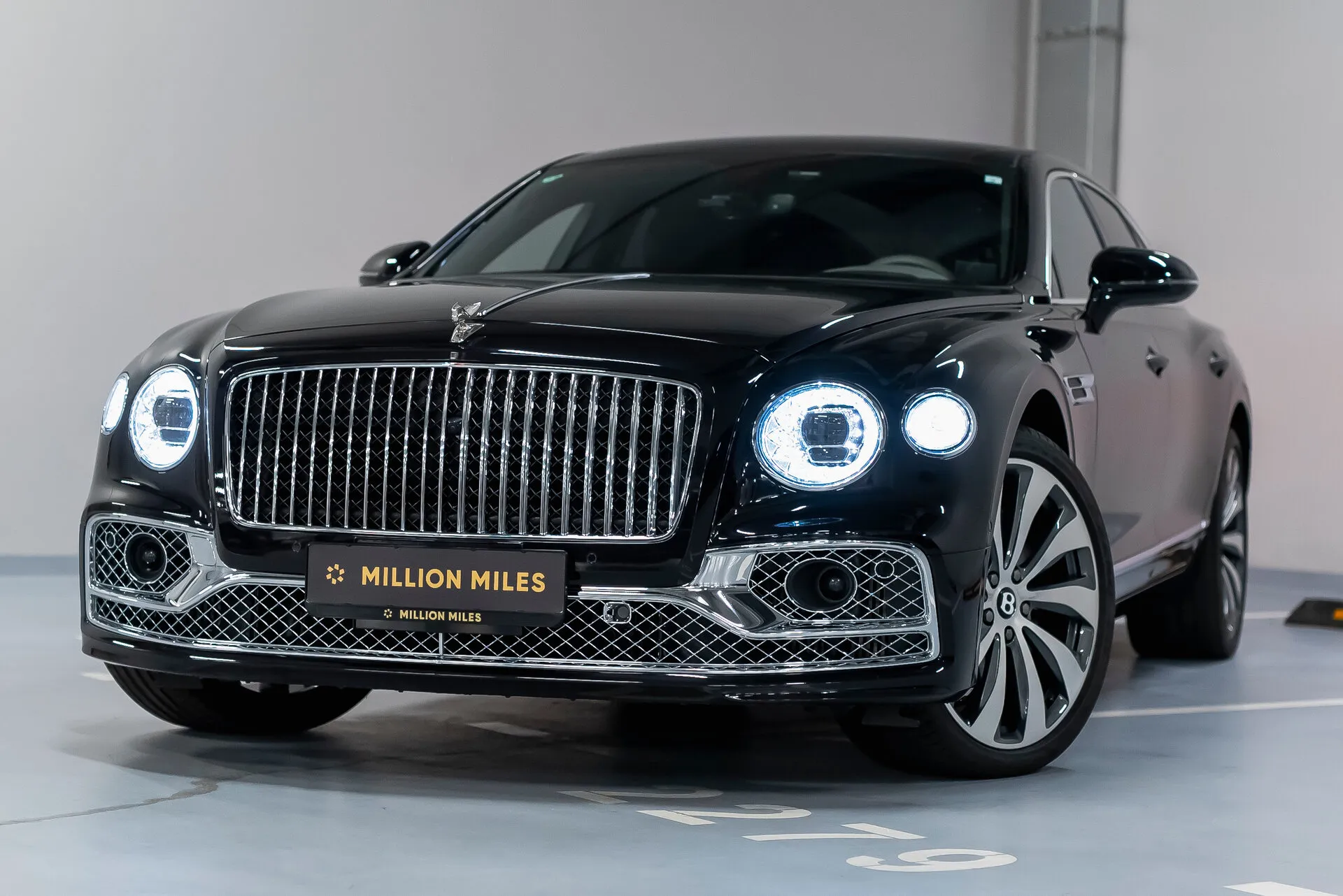 Bentley Flying Spur - Просмотр 1