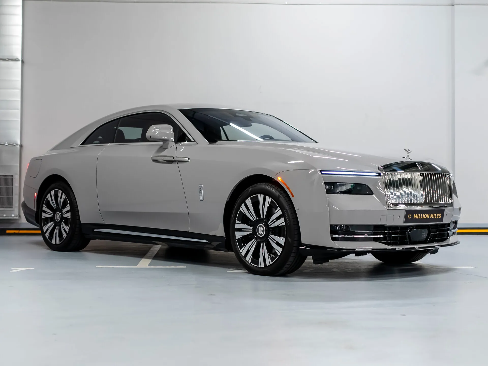 Rolls-Royce Spectre — 6