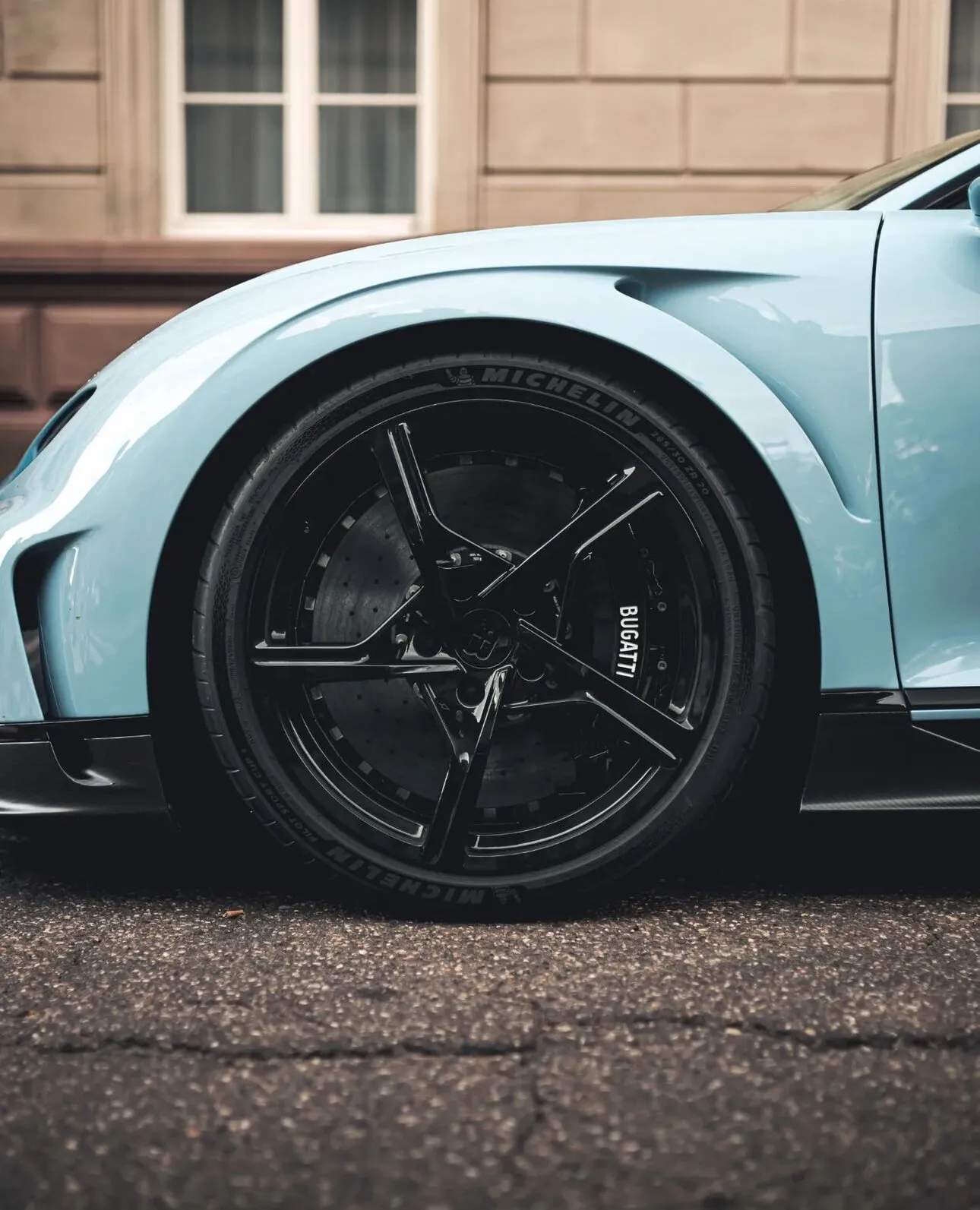 Bugatti Chiron — 4