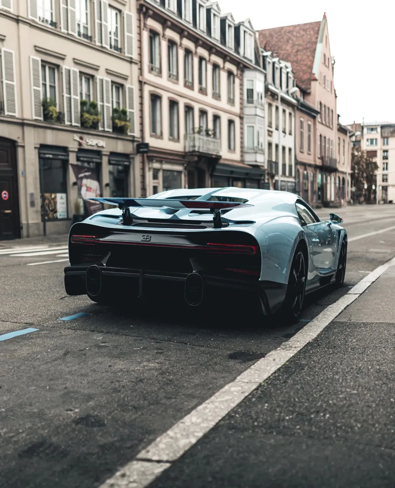 Bugatti Chiron — 6