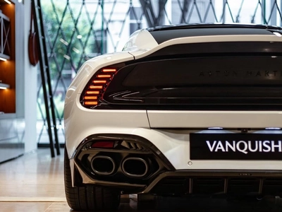 Aston Martin Vanquish, III - 5