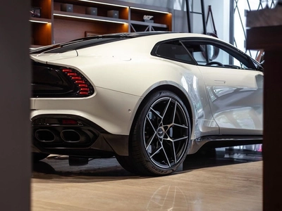 Aston Martin Vanquish, Iii - 5